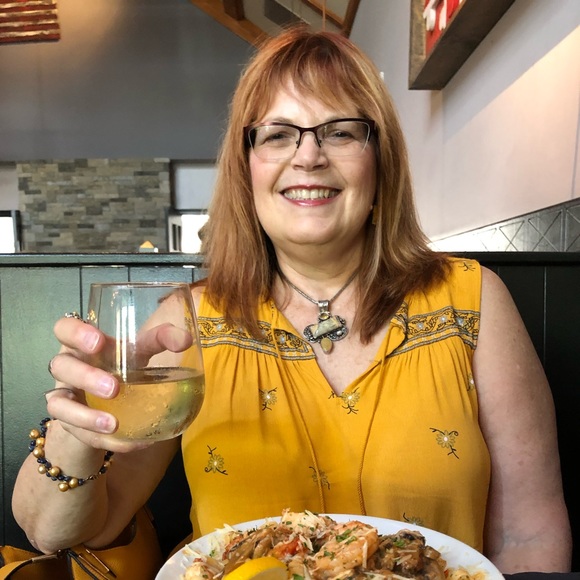 Meet your Posher, Linda - Picture 1 of 1